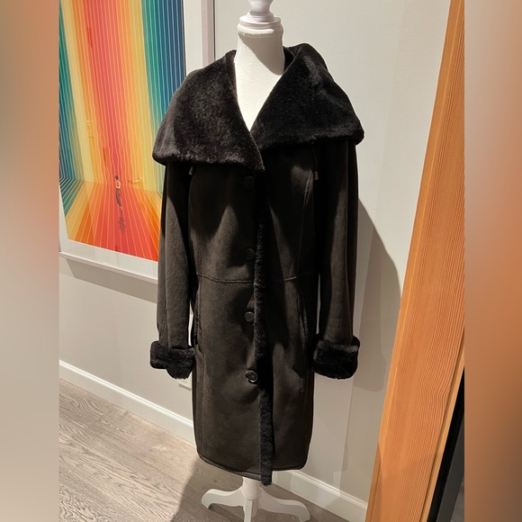 Danier Lamb Shearling car length coat - Picture 2 of 10